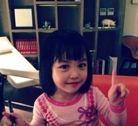 赵薇女儿最新相片：获称中国第一美少女 - 360娱乐，你开心就好