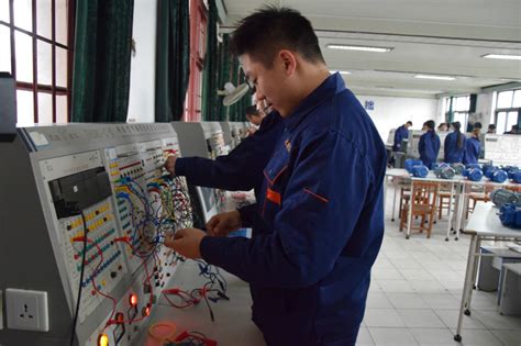 深圳供电局到访电机系调研座谈-电机工程与应用电子技术系
