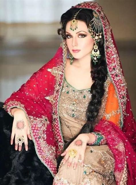 还记得走红的印度美女吗？她穿上印度婚纱后：这才是真正的仙女__财经头条