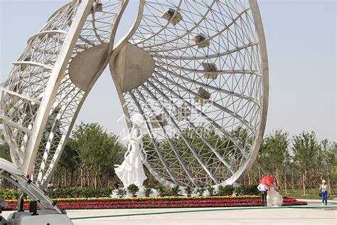 安徽蚌埠大型珍珠女雕塑-江苏众象雕塑艺术工程有限公司