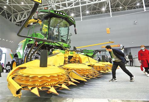 走进哈尔滨制造基地，黑龙江省农业机械化技术推广总站来访交流 - 凯斯纽荷兰工业（哈尔滨）机械有限公司