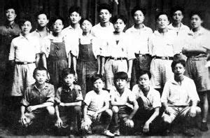一本中国少年的“诗和远方”，听作家韩青辰讲述“新安旅行团”的动人故事|中国少年_新浪新闻