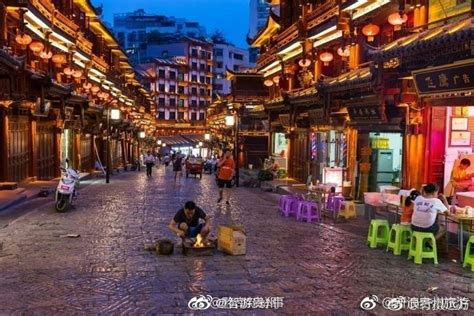 贵州都匀石板街夜景高清图片下载-正版图片501551818-摄图网
