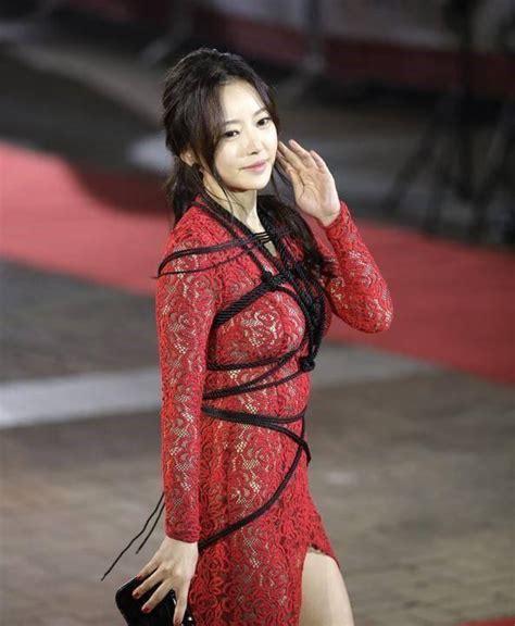 韩国女星韩世雅真敢穿，五花大绑就出门了，网友：手法很专业__财经头条