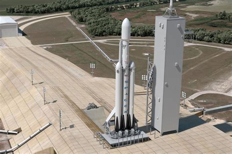 只待首飞 SpaceX完成猎鹰重型所有一级核心测试_凤凰科技