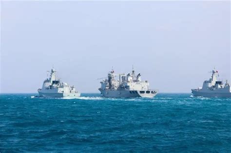 东部战区回应美加军舰过航台湾海峡 _凤凰网视频_凤凰网