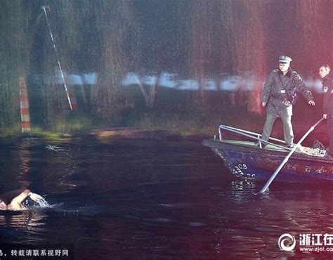 惊险，惠州一男子在野外游泳时被水冲走，公安火速营救__财经头条