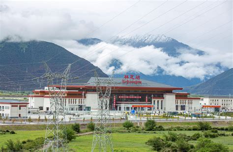 拉萨到林芝铁路6月25日开通，动车首次开进西藏 - 封面新闻