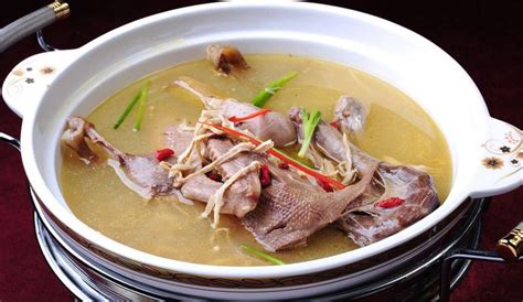 石斛竹荪老鸭汤的两种做法_藏红花网