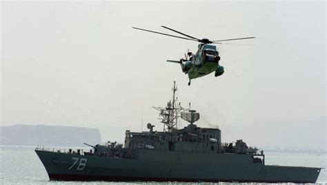 伊朗入列一艘新型国产驱逐舰_凤凰网