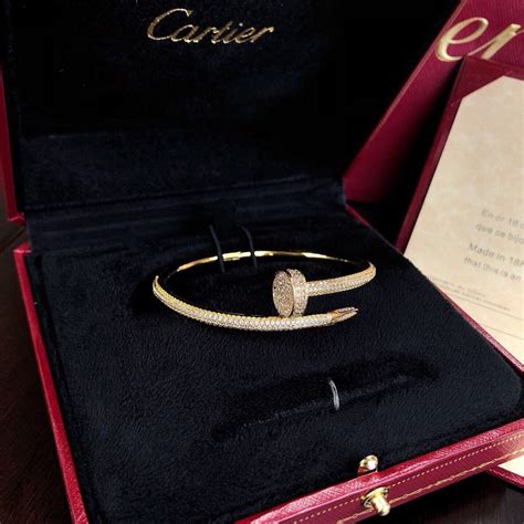 Cartier卡地亚窄版满天星手镯在那里买最便宜？卡地亚满天星手镯有那些_历史
