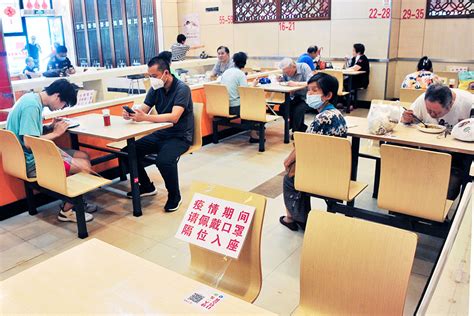 【图集】上海今日恢复堂食，八类文旅场所7月1日起逐步恢复开放|界面新闻 · 影像