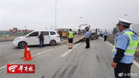突发！西安东三环广运潭大桥上失控货车引发车祸 10多辆车连撞 - 西部网（陕西新闻网）