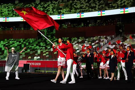 2020东京奥运会开幕式 中国代表团朱婷赵帅担任旗手-中青体育网