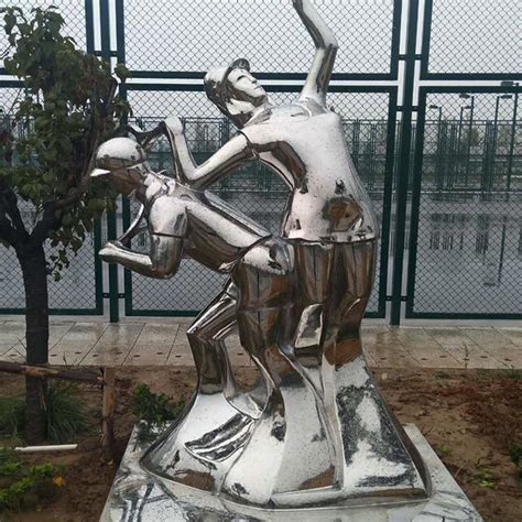 不锈钢大型人物雕塑_佛山金利恒致不锈钢有限公司