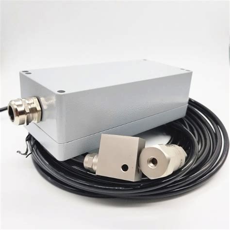厂家直供小三轴 工业现场IEPE 加速度传感器 100mV/g压电式传感器-阿里巴巴