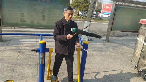 武术家李天骥70岁时演练的八十八式太极拳，珍贵！_国术