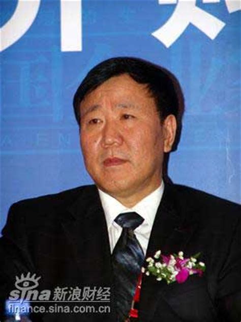 中国第一位真正的“老板”：他拿着2千元创业，39年赚来500亿