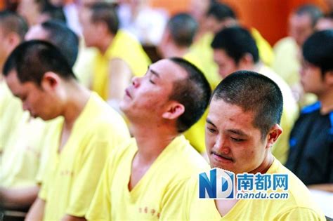 广州“黑帮”法院过堂 作恶近十年涉嫌八宗罪-搜狐新闻