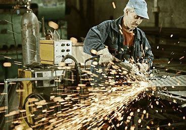 卖钢材一年能赚多少钱，如何经营钢材生意？_加盟星百度招商加盟服务平台