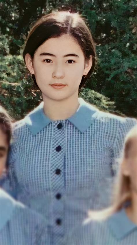 张柏芝年轻时候的照片，一颦一笑都迷人，网友：是我电脑里的女神