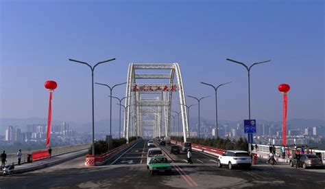 路桥公司承建的安康市东坝汉江大桥通车 - 铁道开发数字报