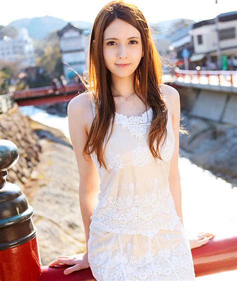 【合集】2套216张日本女星川上麻衣子写真集《MAIKO KAWAKAMI》《暑い国 夢の国 生まれた国》 - 摄影岛