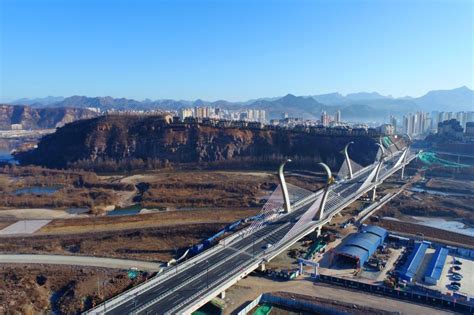 路桥公司承德闫营子大桥工程荣获国家绿色建造施工水平最高评价 - 中国二十二冶集团有限公司路桥工程分公司