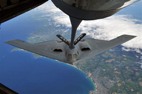 [Video] B-2 Stealth Bomber refuels over UK - The Aviationist