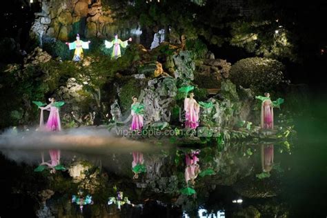 江苏南京：夜游新名片 《金陵·王府往事》夜瞻园上演-人民图片网
