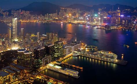 香港电影经典拍摄场地TOP10，来看看有没有你见过的那条街？|古惑仔|旺角黑夜|阿飞正传_新浪新闻