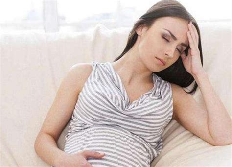 夏天孕妇身上总出汗是怎么回事 孕妇肚子总是凉凉的是正常的吗 _八宝网
