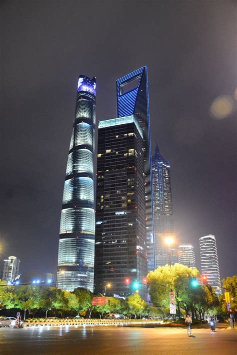 上海浦东首发“4+6+N”大消费概念空间布局 将打造4个国际级消费圈-新闻-上海证券报·中国证券网