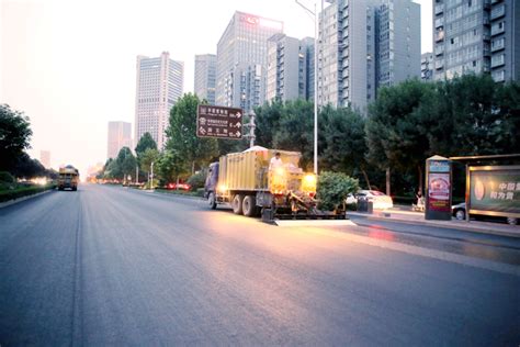 2017年高远公司在新乡市政道路进行城市道路功能化复合封层施工 - 案例展示 - 高远路业