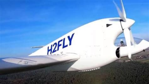 C919首次远距试飞:跨四省一市 飞行高度达8000米_手机新浪网