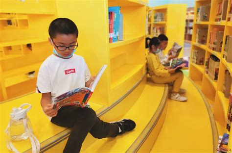 学生在市图书馆享受书香假期-忻州在线 忻州新闻 忻州日报网 忻州新闻网