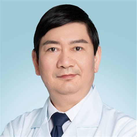 解晨昊，博士研究生毕业于华西临床医学院，医学博士，副主任医师。