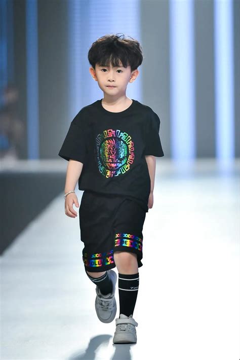 YMCC2021寰宇童星青少年模特大赛-服装广东时装周-CFW服装设计网