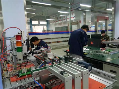 智能化生产机器人的工厂来啦！—中国钢铁新闻网
