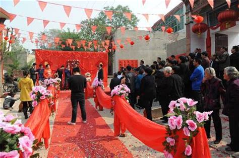农村婚礼吹起“简约风”，胶州首家村办喜事大厅开张|喜事|婚礼|大厅_新浪新闻