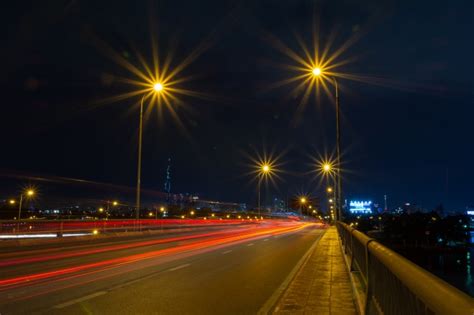 城市公路璀璨灯光夜景图片