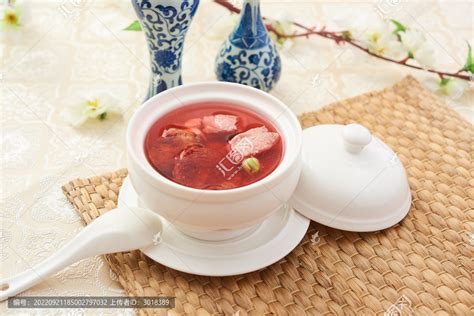薏米红菇炖小排,中国菜系,食品餐饮,摄影素材,汇图网www.huitu.com