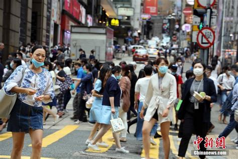 伴随着香港的繁荣，一条街道如何记录市民们的生活？_凤凰网视频_凤凰网