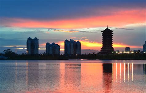 航拍钦州新年一轮红日-广西高清图片-中国天气网