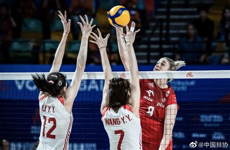 中国女排世联赛3比0战胜波兰 闯进决赛