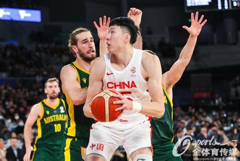 中国男篮18人集训大名单公布 周琦领衔曾凡博入选 | 体育大生意