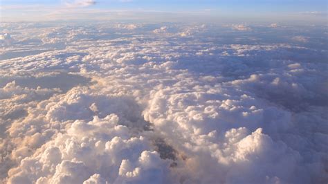 仙境幻觉万米高空云层之上俯瞰云海景观自然世界天空素材mp4格式视频下载_正版视频编号94521-摄图网
