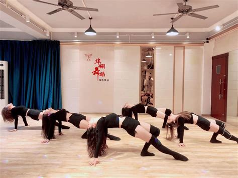 舞蹈培训班招生海报模板素材-正版图片401639900-摄图网