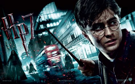 Harry Potter and the Deathly Hallows: Part 2 DVD 2011: Amazon.co.uk ...