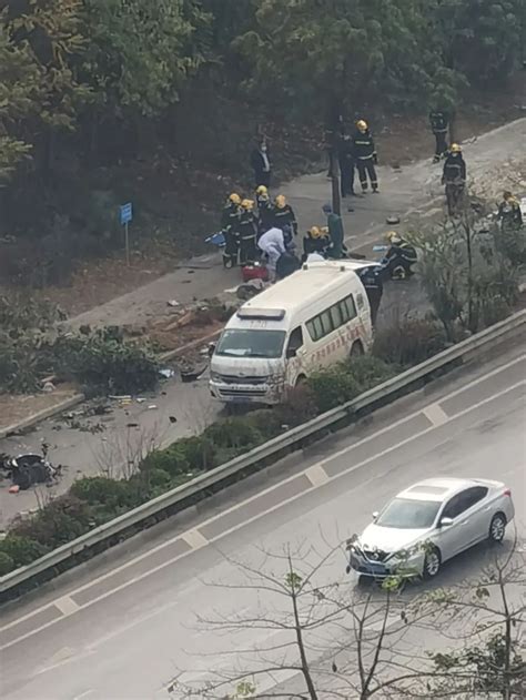 突发！四川宜宾发生车祸致5人受伤，均无生命危险__凤凰网